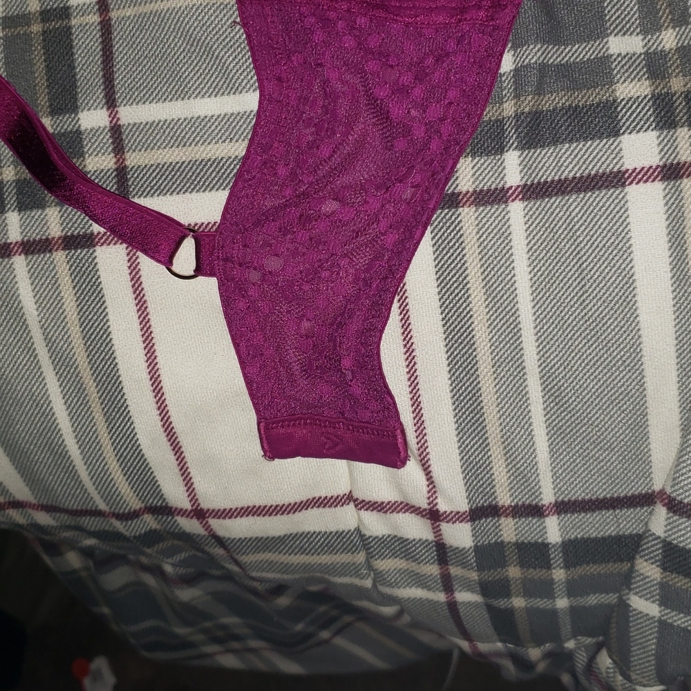 Victoria Secret Bra - Picture 3 of 8